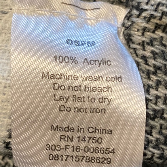 Black and White Bold Striped Blanket-Scarf, Shawl, Wrap or Throw - Picture 7 of 8